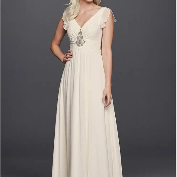 Dresses & Skirts - BNWT Wedding dress ivory